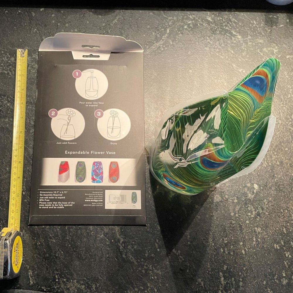 Collapsable/Expandable Peacock Vase (NWT) - Picture 4 of 5